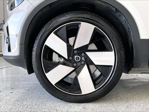 Used 2023 Volvo XC40 Recharge Ultimate AWD/4WD image 10