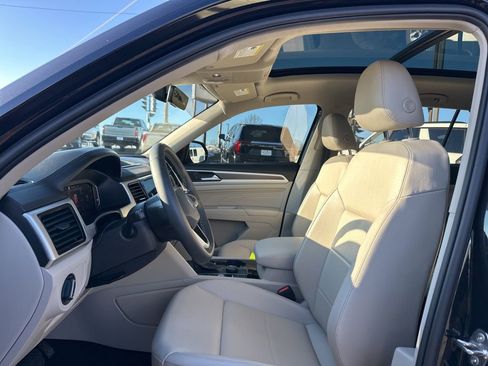 Used 2022 Volkswagen Atlas SEL image 15