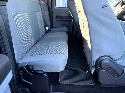 Used 2015 Ford F250 XLT w/ XLT Premium Package image 8