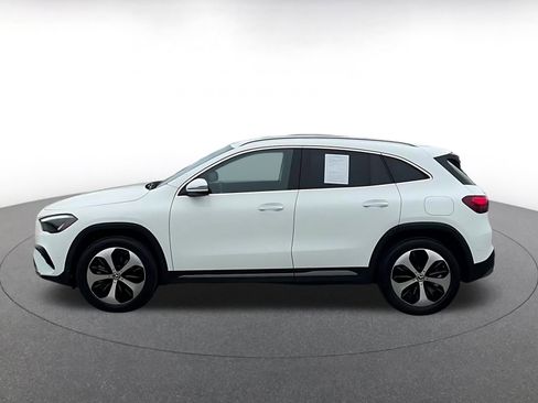 Used 2025 Mercedes-Benz GLA 250 4MATIC image 9
