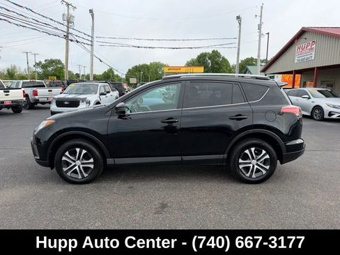 Used 2017 Toyota RAV4 LE AWD/4WD image 19