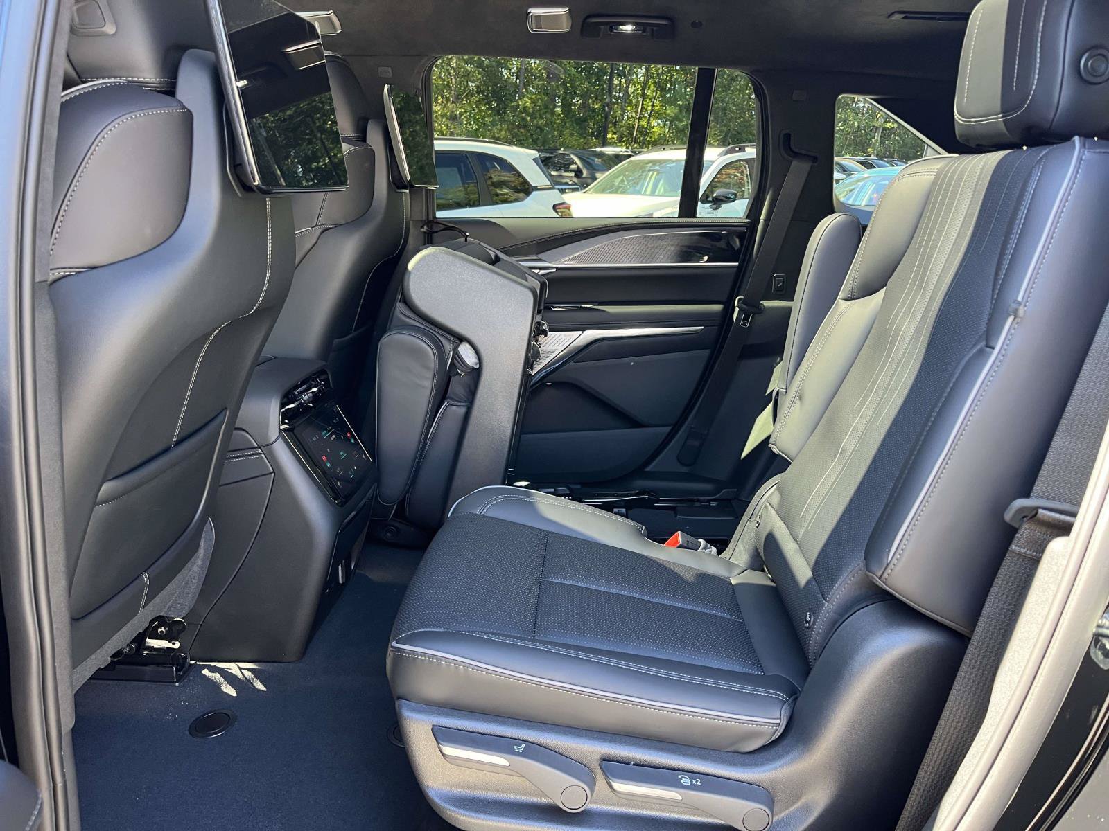 New 2026 Cadillac Escalade IQ Sport 2 AWD/4WD image 14