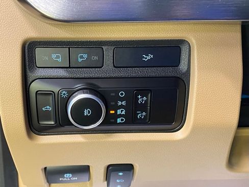 Used 2023 Ford F350 Lariat w/ Lariat Ultimate Package image 25