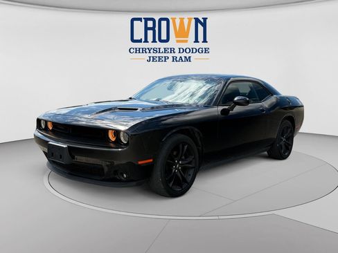 Used 2018 Dodge Challenger SXT w/ Blacktop Package RWD image 7