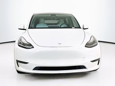 Used 2021 Tesla Model Y Long Range image 2
