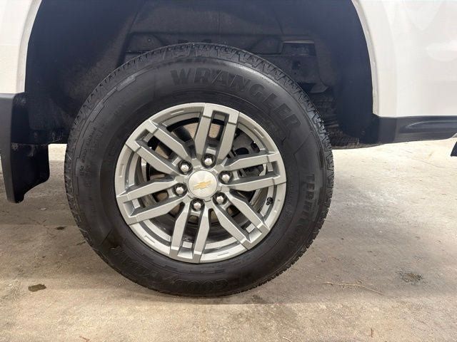 Used 2024 Chevrolet Colorado LT AWD/4WD image 21