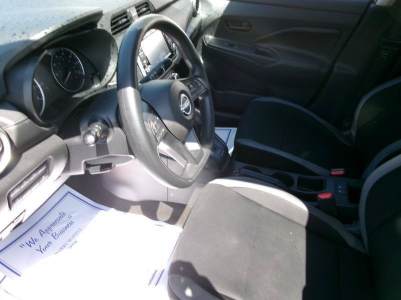 Used 2025 Nissan Versa S FWD image 3