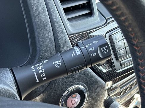 Used 2020 Nissan Pathfinder SL AWD/4WD image 39