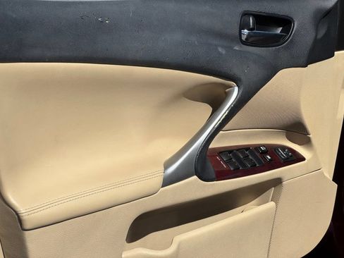 Used 2008 Lexus IS 250 w/ Premium Pkg RWD image 9