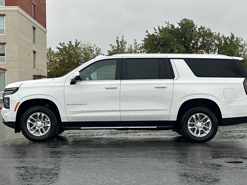 New 2026 Chevrolet Suburban LS image 7