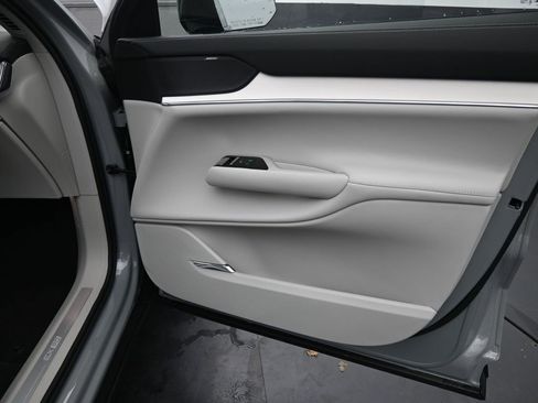 Used 2025 Volvo EX90 Ultra image 35