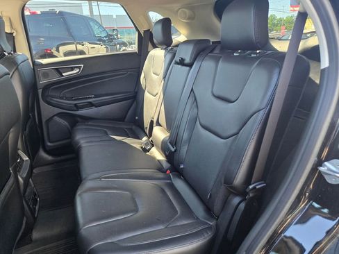 Used 2019 Ford Edge Titanium w/ Cold Weather Package AWD/4WD image 11