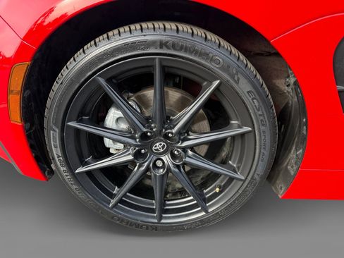 Used 2023 Toyota GR86 Premium w/ ALL Weather Mat Package (TMS) image 9