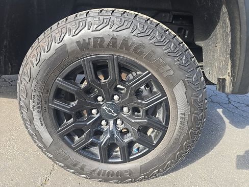 Used 2024 Chevrolet Colorado Trail Boss w/ Advanced Trailering Package image 6