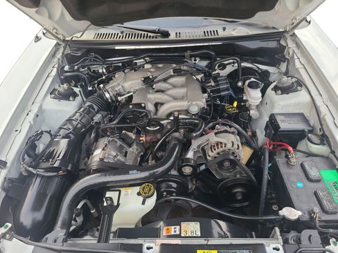 Used 2002 Ford Mustang Convertible RWD image 23