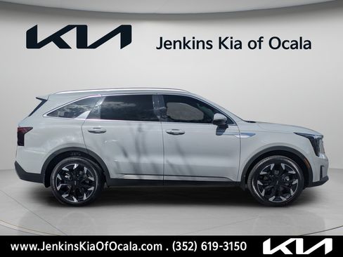 New 2026 Kia Sorento EX w/ EX Premium Package FWD image 2