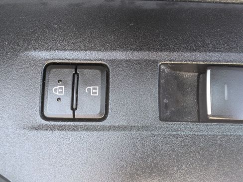 Used 2024 Toyota RAV4 XLE FWD image 31
