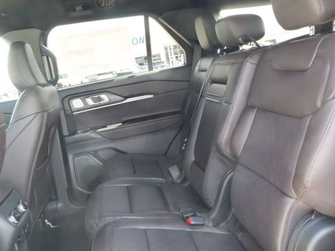 New 2026 Ford Explorer Platinum AWD/4WD image 32