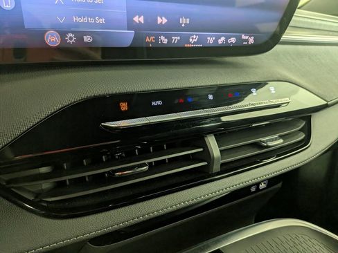 Certified 2025 Buick Enclave Sport Touring image 30