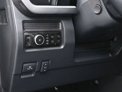 Used 2026 Ford F250 Platinum AWD/4WD image 23