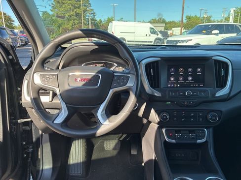 Used 2024 GMC Terrain SLE AWD/4WD image 25