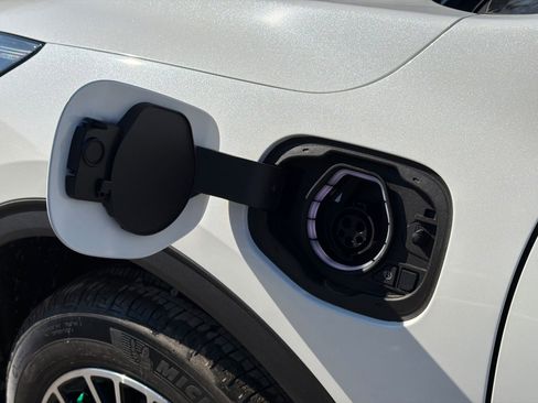New 2026 Ford Escape SE FWD image 13