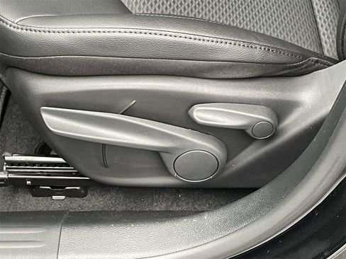 New 2026 Jeep Compass Latitude image 30