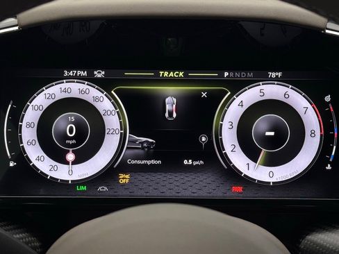 Used 2025 Aston Martin V8 Vantage Coupe image 20