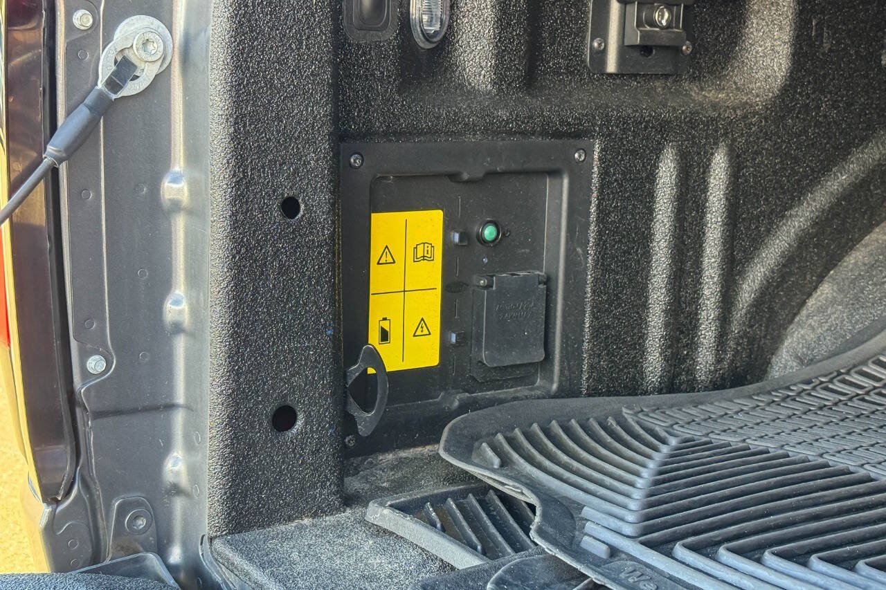 Used 2024 Ford F150 Lightning Flash AWD/4WD image 19