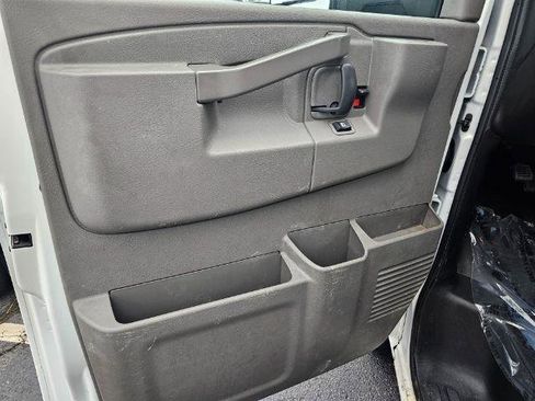 Used 2022 GMC Savana 4500 4500 Van 177 w/ Power Convenience Package RWD image 22
