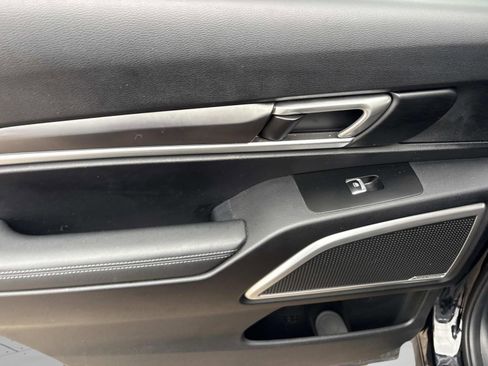 Used 2023 Kia Telluride LX image 19