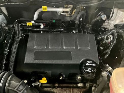 Used 2021 Chevrolet Trax LT AWD/4WD image 26