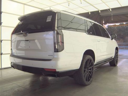 Used 2022 Cadillac Escalade ESV Sport w/ Touring Package image 4