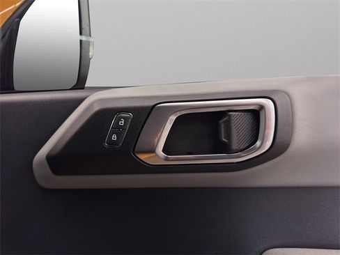 Used 2021 Ford Bronco Badlands image 17