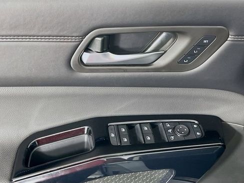 New 2026 Nissan Pathfinder Platinum image 17