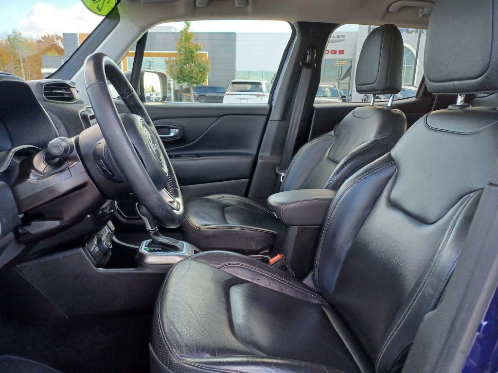 Used 2021 Jeep Renegade Limited AWD/4WD image 5
