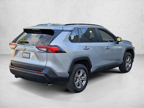 Used 2025 Toyota RAV4 XLE FWD image 5