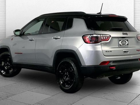 Used 2023 Jeep Compass Trailhawk w/ Trailhawk Convenience Group AWD/4WD image 11