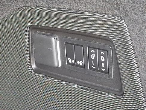 Certified 2022 Cadillac Escalade Sport w/ Touring Package AWD/4WD image 32