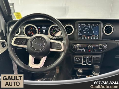 Used 2019 Jeep Wrangler Unlimited Sahara AWD/4WD image 8