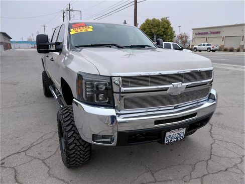 Used 2008 Chevrolet Silverado 2500 LT w/ 1LT Convenience Package image 2