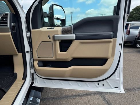 Used 2017 Ford F250 Lariat w/ Chrome Package image 20