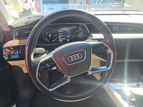 Used 2019 Audi e-tron Prestige w/ Prestige Package image 11