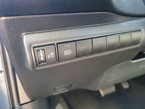 Used 2023 Toyota Corolla LE FWD image 17