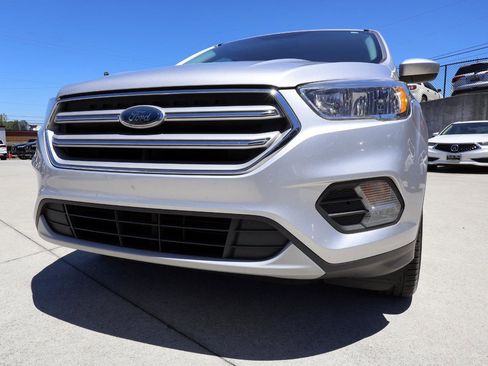 Used 2019 Ford Escape SE FWD image 29