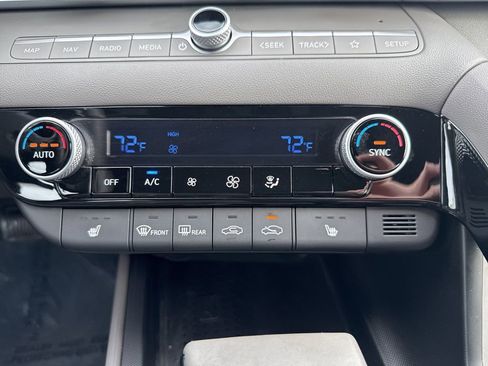 Used 2023 Hyundai Elantra SEL w/ Convenience Package image 33