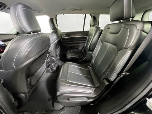 Used 2023 Jeep Grand Cherokee L Limited w/ Luxury Tech Group II image 24