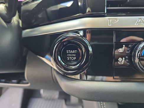 Used 2026 Nissan Pathfinder Platinum FWD image 26