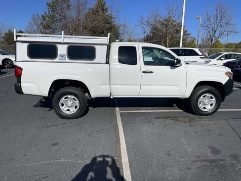 Used 2022 Toyota Tacoma SR image 12
