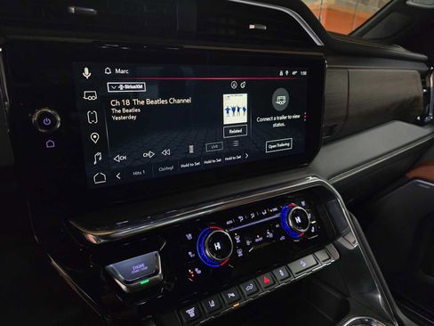 Used 2024 GMC Sierra 2500 Denali Ultimate image 28